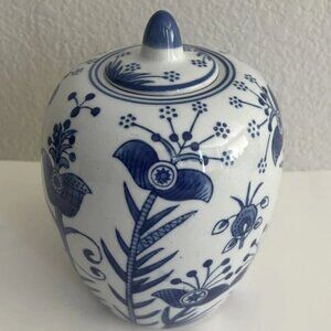 Blue & White Decorative Chinoiserie Floral Jar